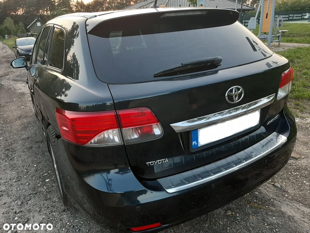 Toyota Avensis 1.8 Premium MS - 6