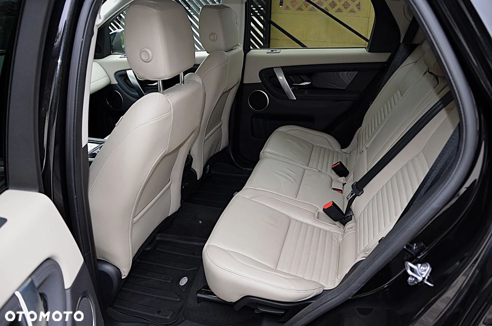 Land Rover Discovery Sport 2.0 P200 mHEV R-Dynamic HSE - 21