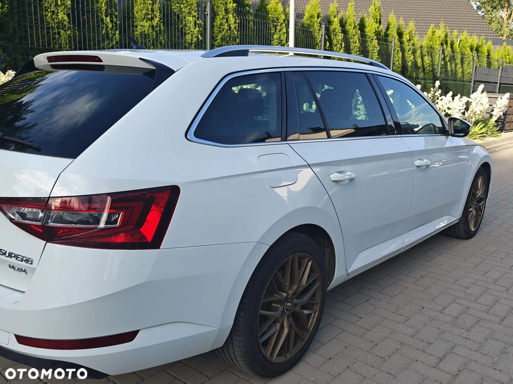 Skoda Superb 2.0 TDI 4x4 DSG Style - 4
