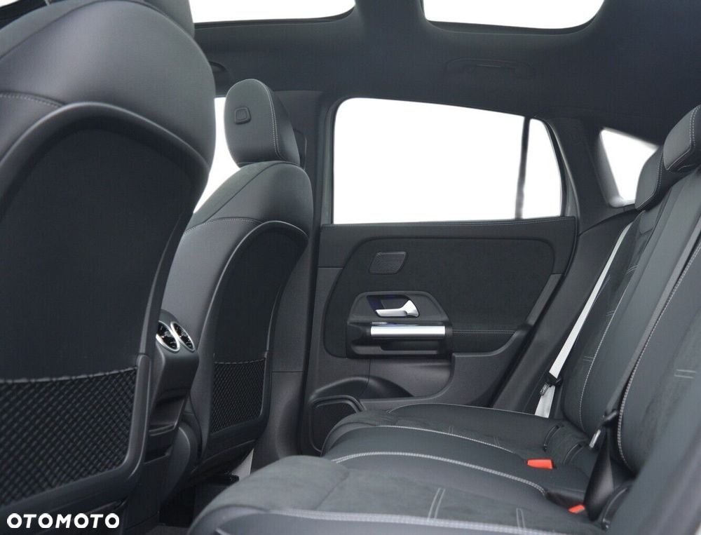 Mercedes-Benz GLA 200 AMG Line - 8