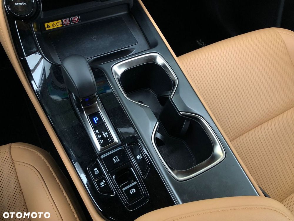 Lexus NX 350h Prestige AWD - 24