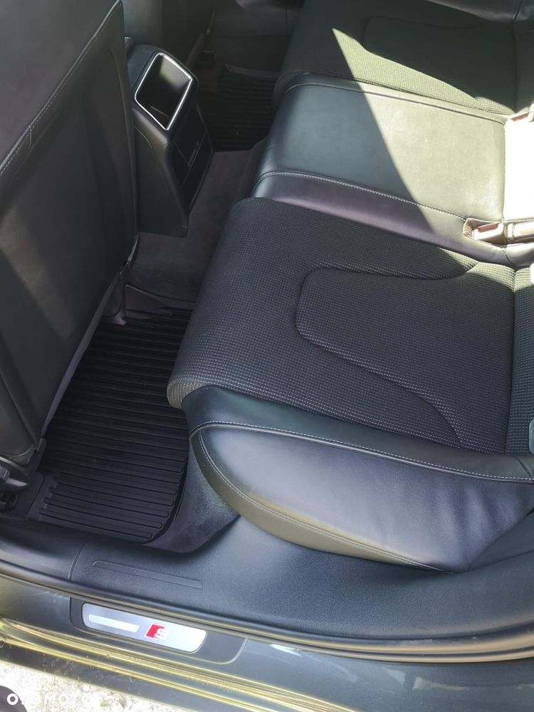 Audi A4 Avant 2.0 TDI Quattro S tronic - 17