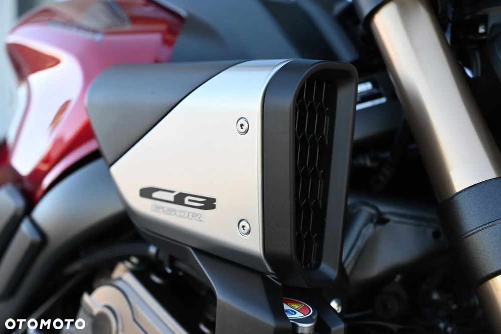 Honda CB - 12