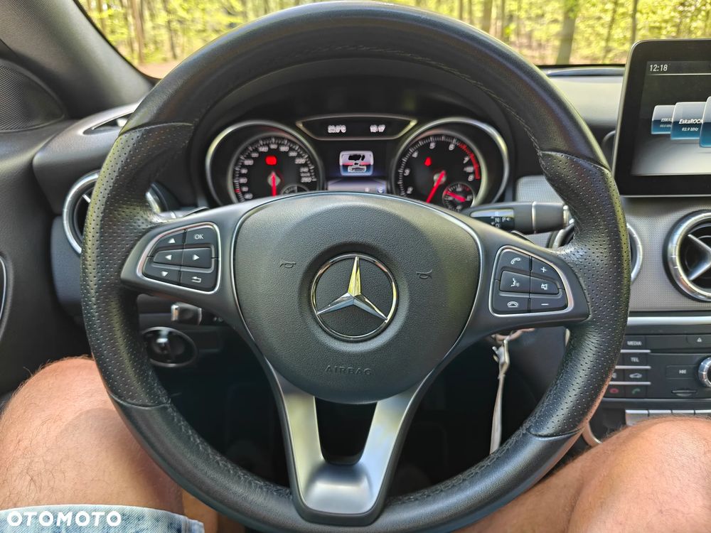 Mercedes-Benz CLA - 35