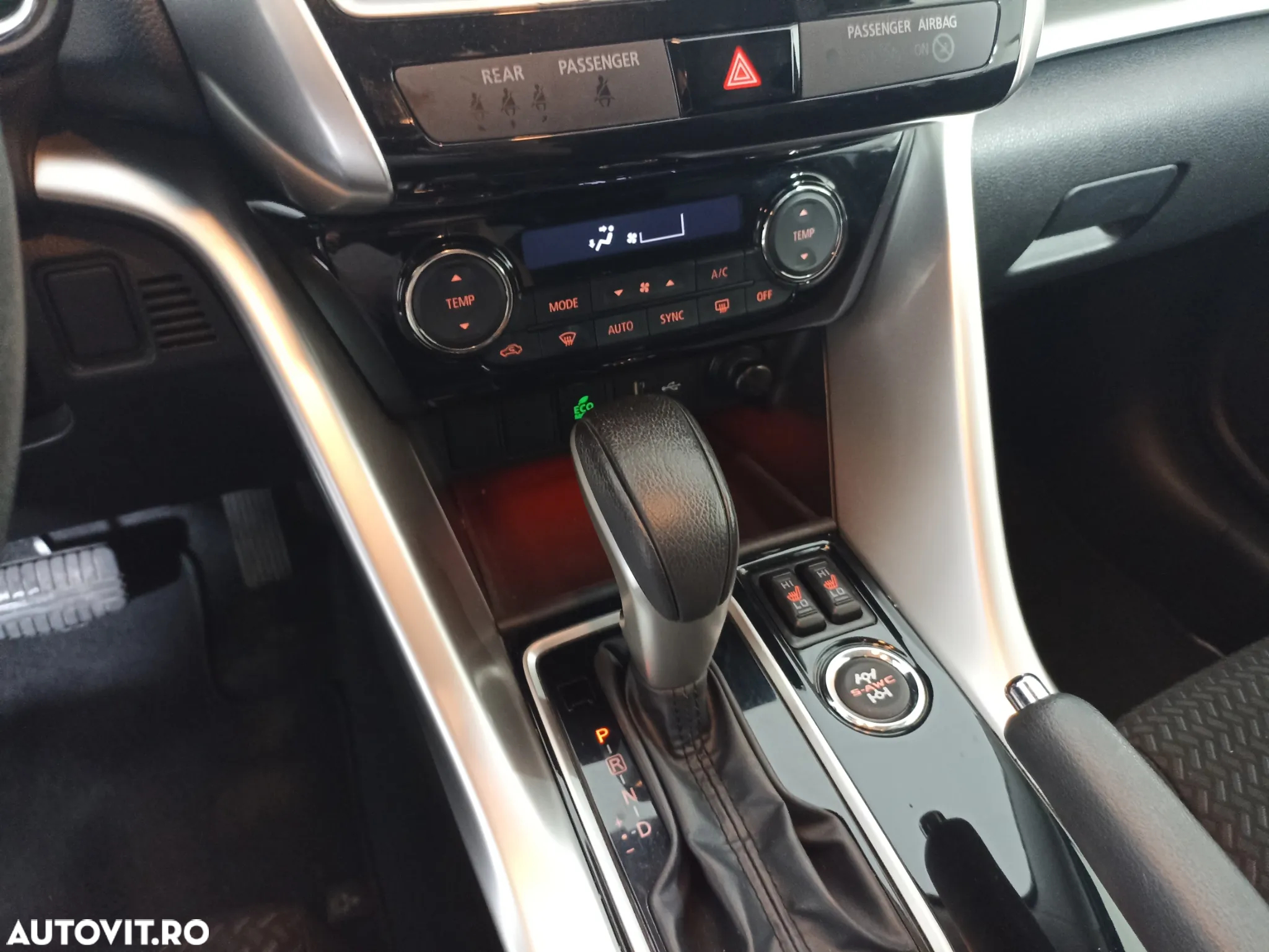 Mitsubishi Eclipse-Cross - 10