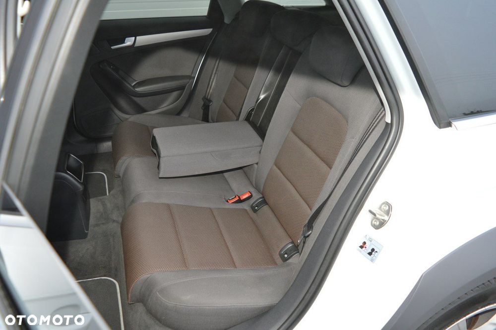 Audi A4 Allroad 2.0 TDI Quattro - 32