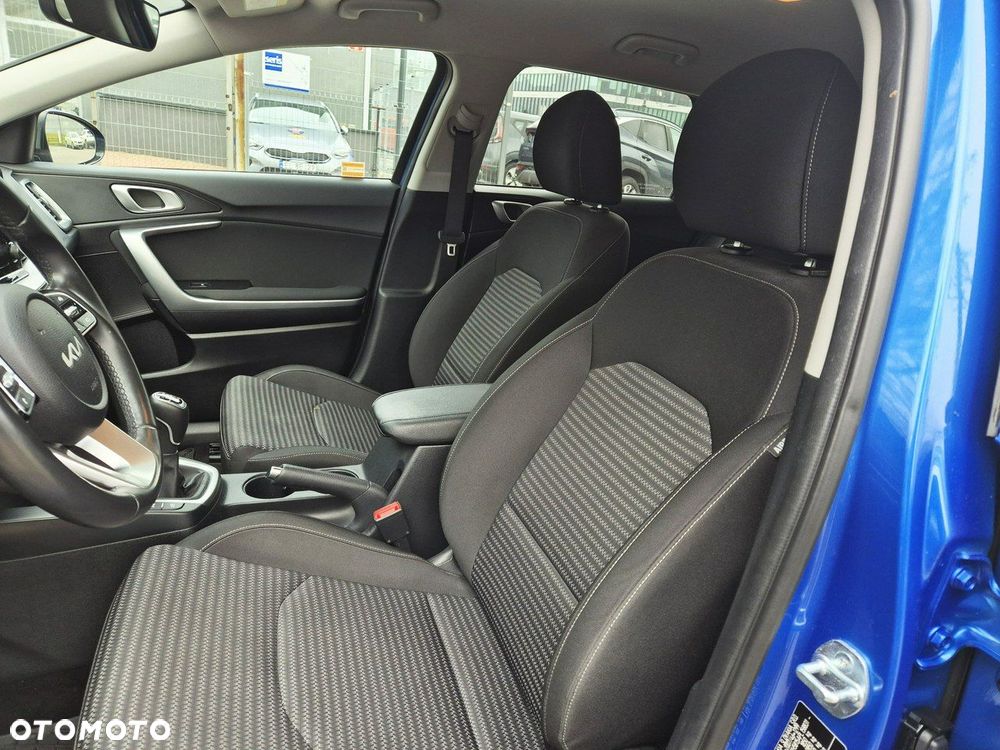 Kia Ceed 1.5 T-GDI M - 11