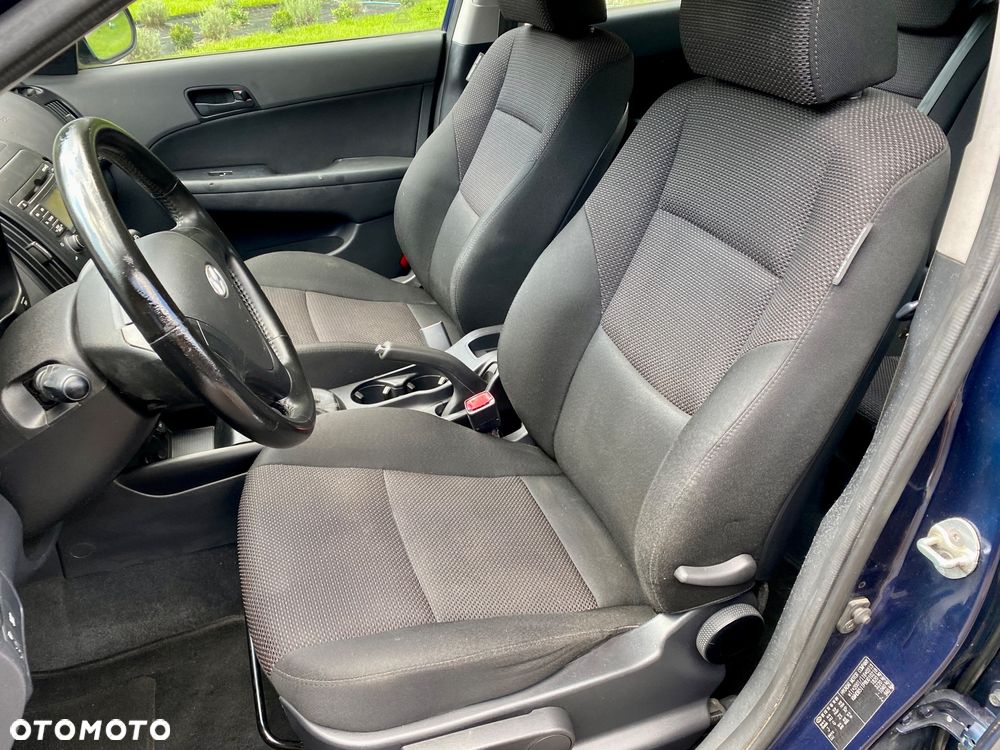 Hyundai i30 1.6 CRDi Comfort - 25