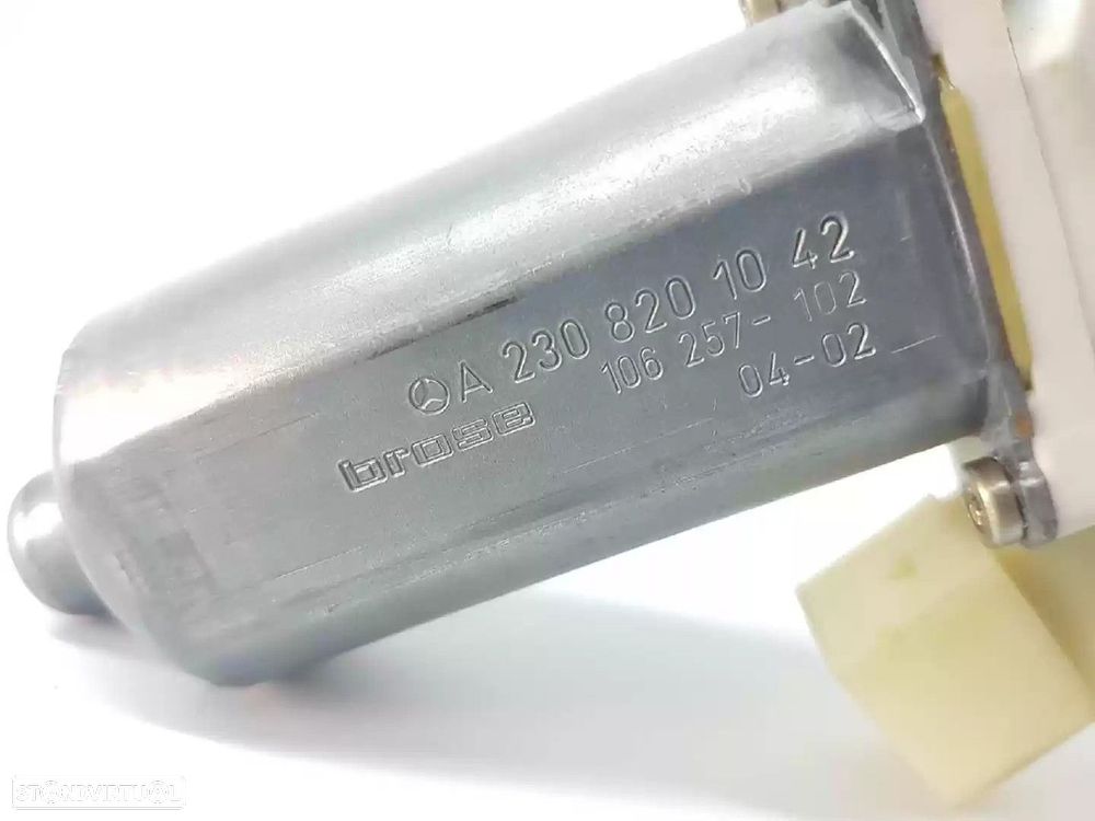 MOTOR ELEVADOR DE VIDRO FRONTAL ESQUERDO MERCEDES-BENZ CLK 2004 -A2308201042 - 1