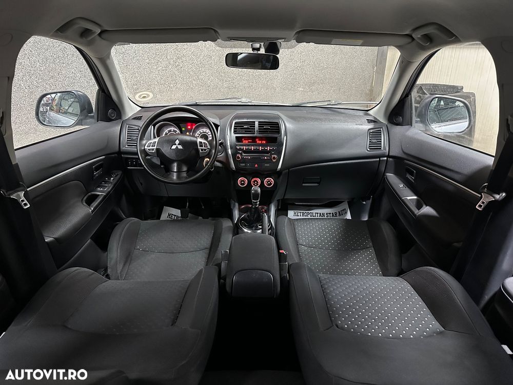 Mitsubishi ASX - 5