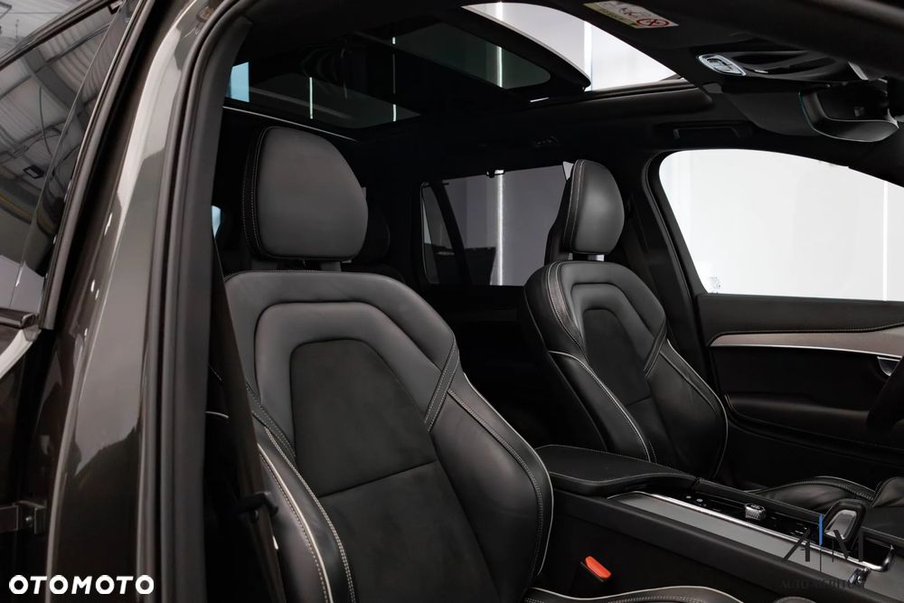 Volvo XC 90 B5 D AWD Ultimate Dark - 18