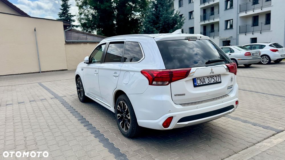 Mitsubishi Outlander Intense + - 6