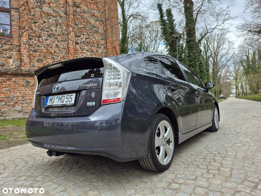 Toyota Prius (Hybrid) Executive - 5