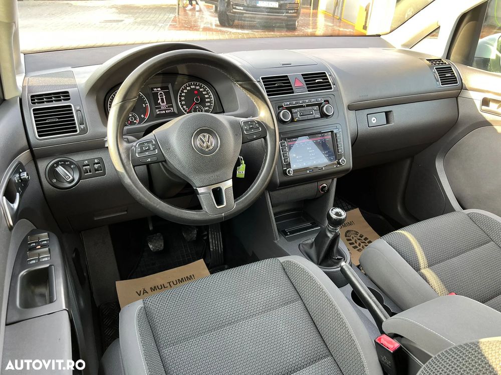 Volkswagen Touran 1.6 TDI DPF BlueMotion Technology Highline - 17