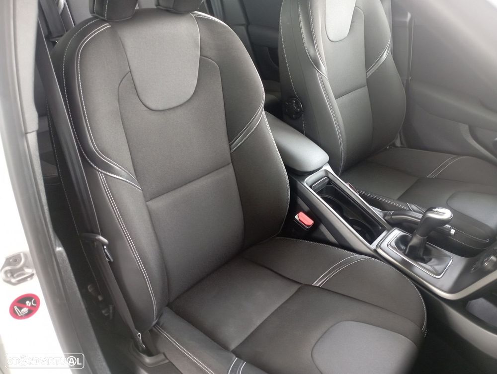 Volvo V40 2.0 D2 Momentum - 17