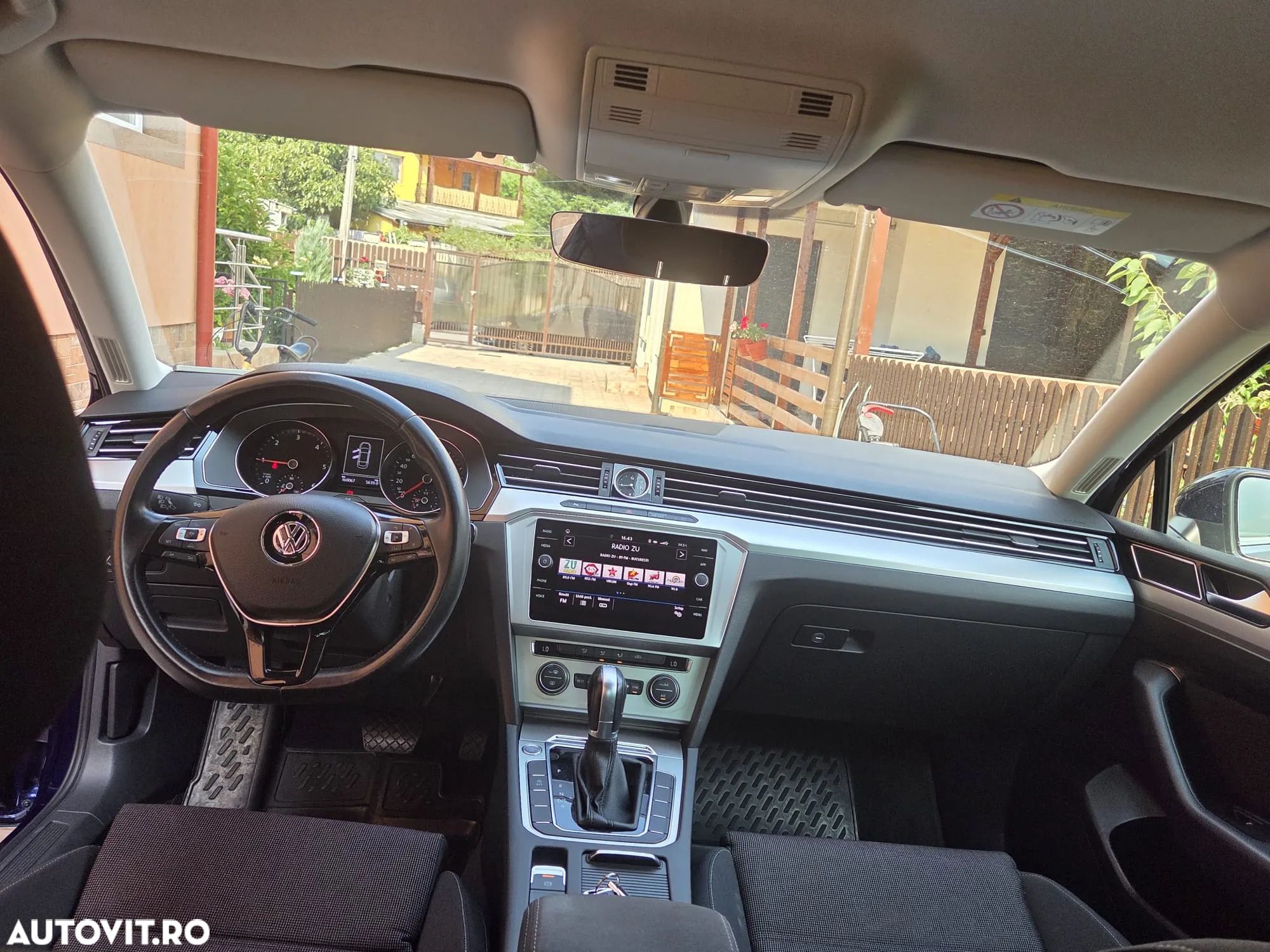 Volkswagen Passat 1.6 TDI DSG Comfortline - 1