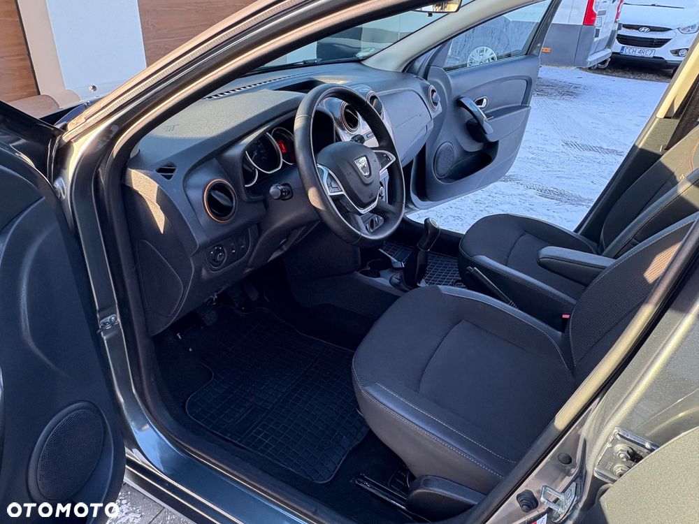 Dacia Sandero TCe 90 S&S Celebration - 17