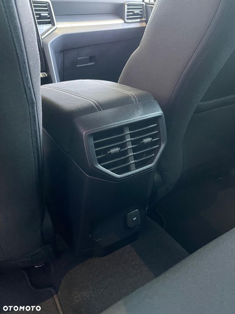 Volkswagen Amarok - 10