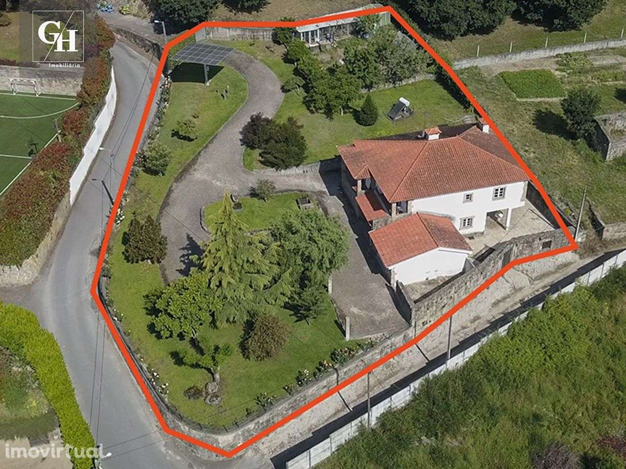 Moradia T3+1 com terreno de +/- 3000m² - Grande imagem: 3/48