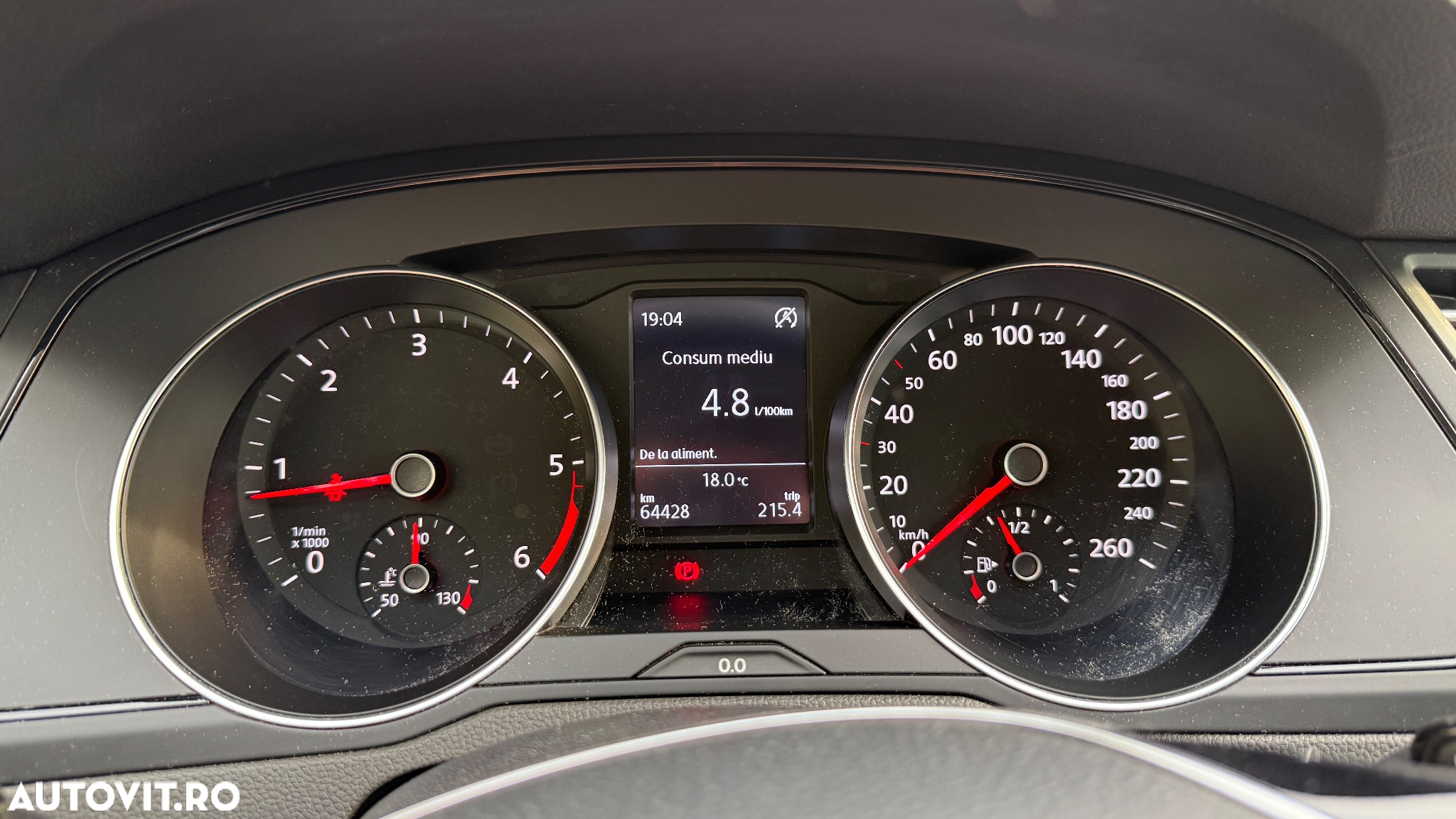 Volkswagen Passat 2.0 TDI Advance - 12
