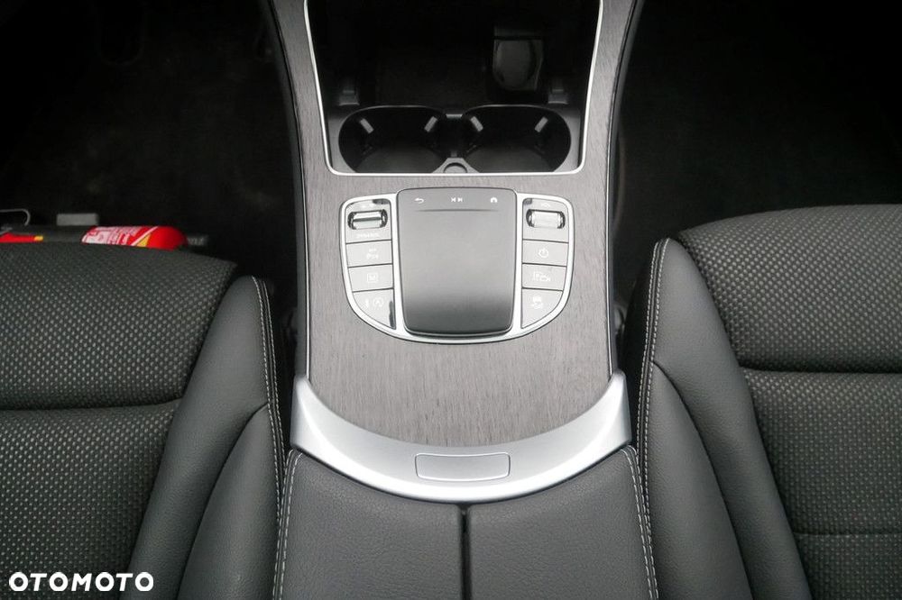 Mercedes-Benz GLC - 11