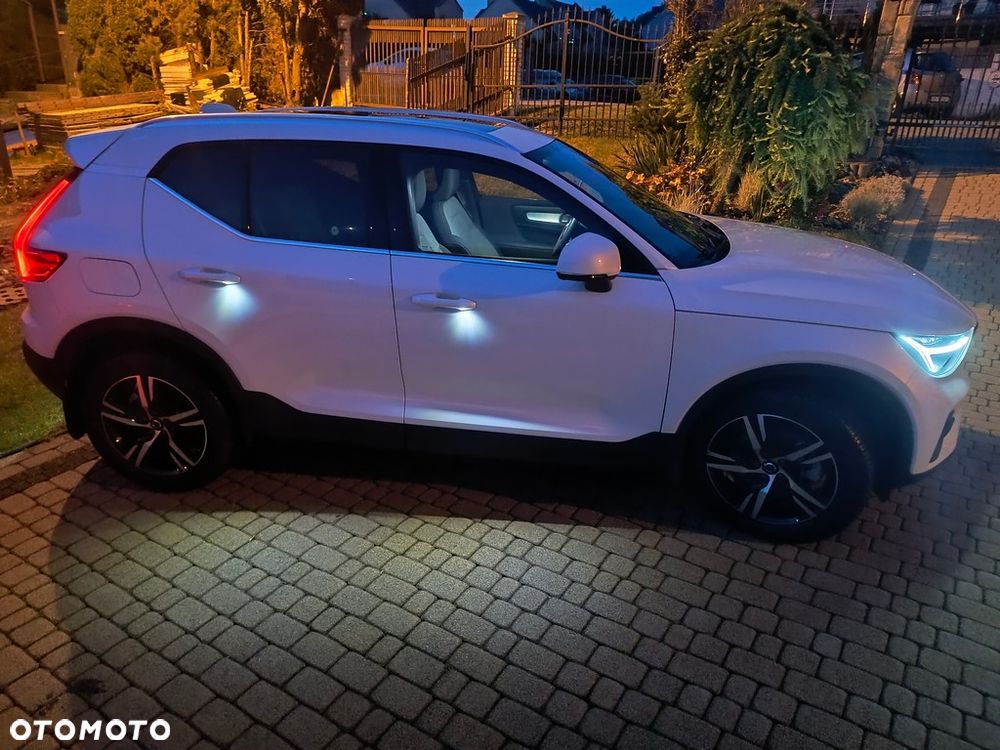 Volvo XC 40 B5 B AWD Geartronic RDesign - 4