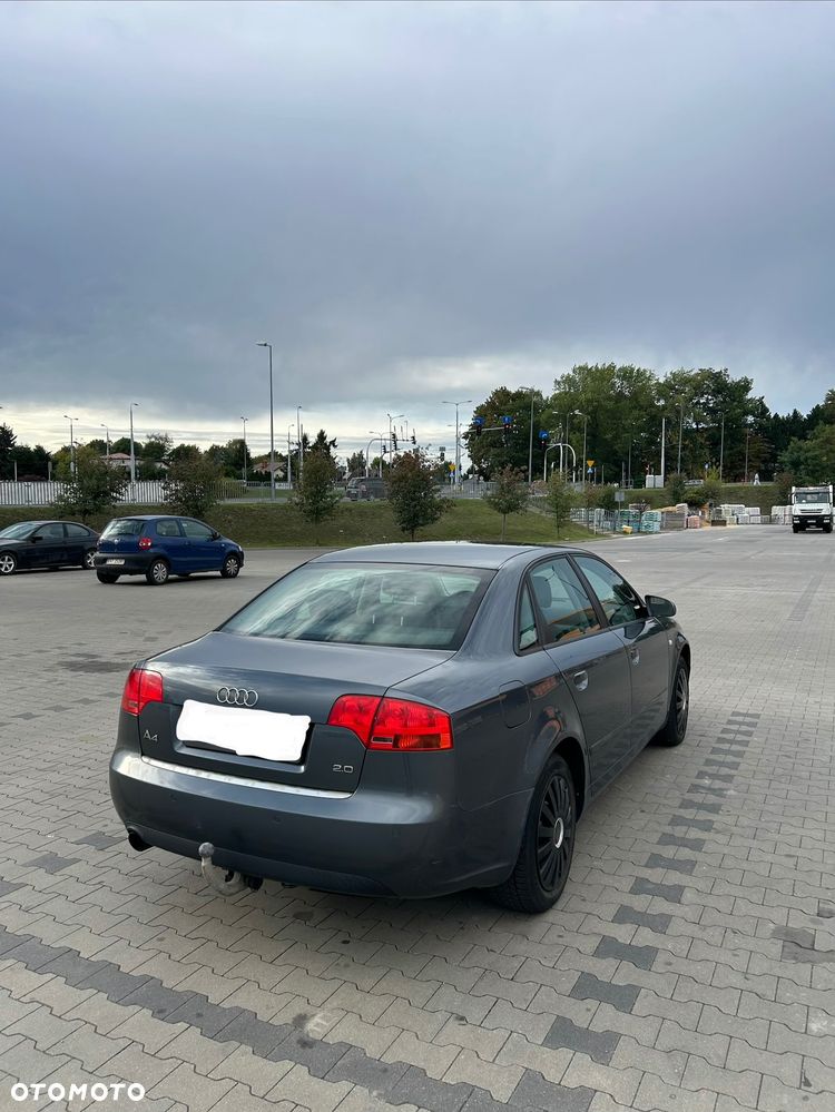 Audi A4 Limousine - 5