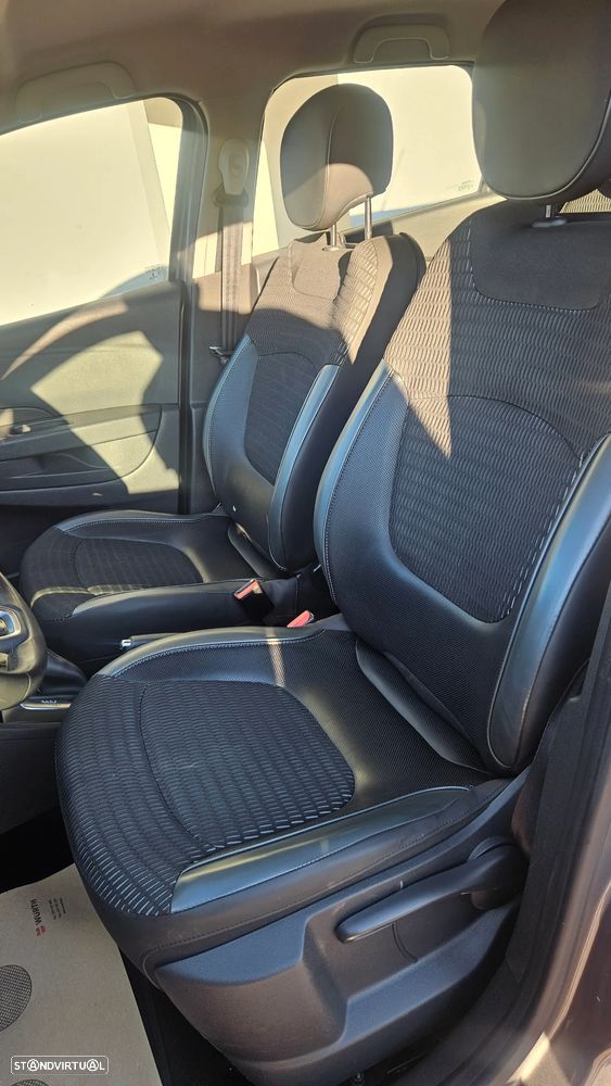 Renault Captur 1.5 dCi Initiale Paris EDC - 9