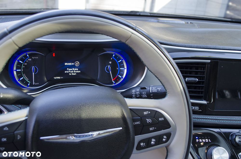 Chrysler Pacifica - 12