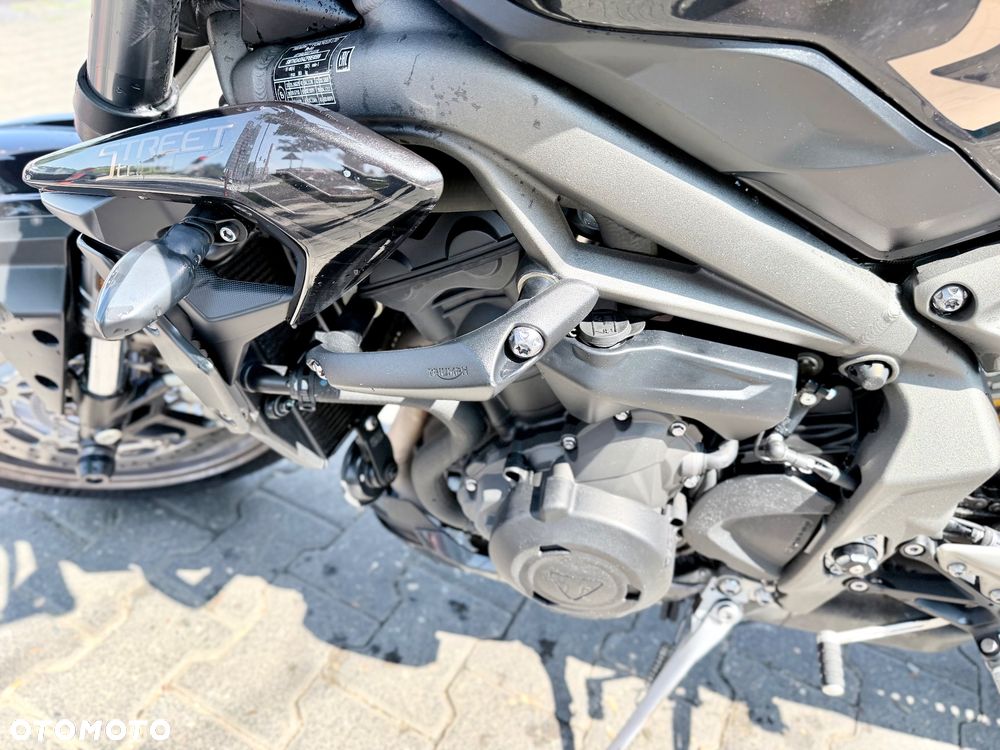Triumph Street Triple - 13