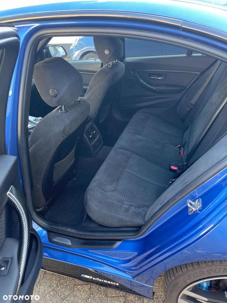 BMW Seria 3 320d xDrive - 17