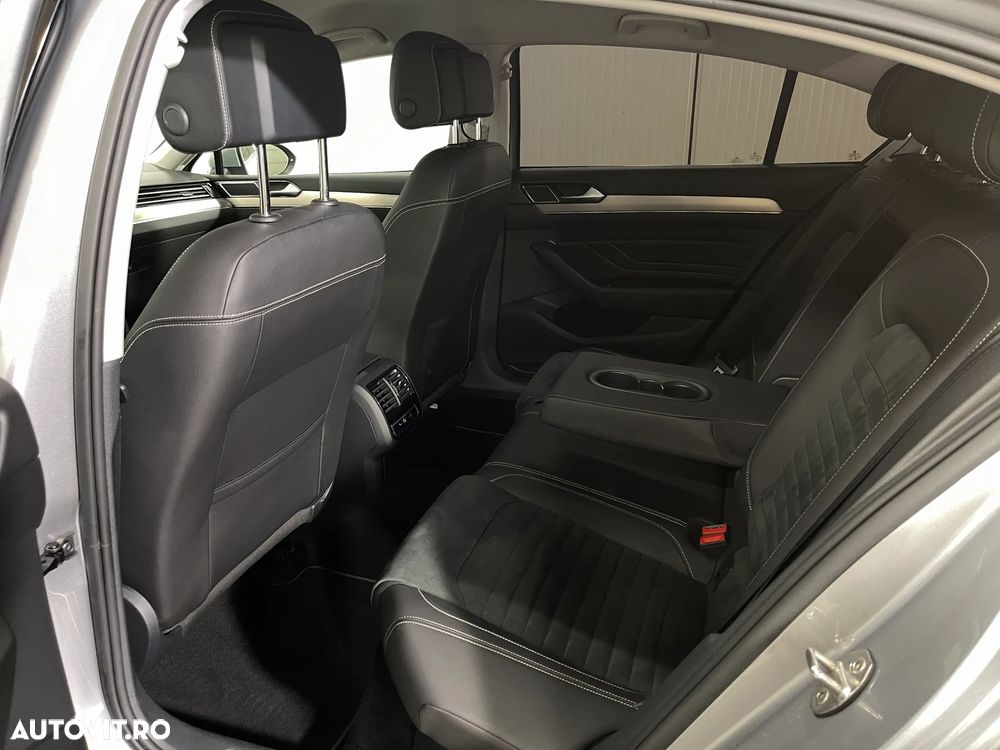 Volkswagen Passat 2.0 TDI DSG 4Mot Highline - 12