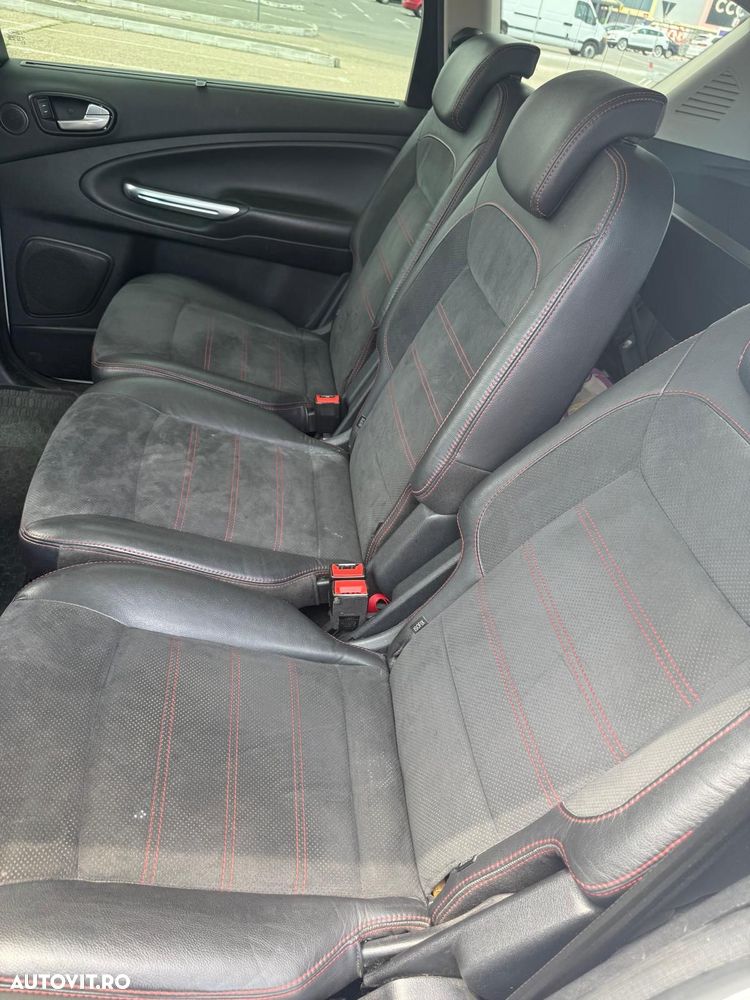 Ford S-Max - 12