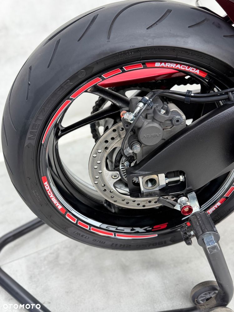 Suzuki GSX 1000 - 7