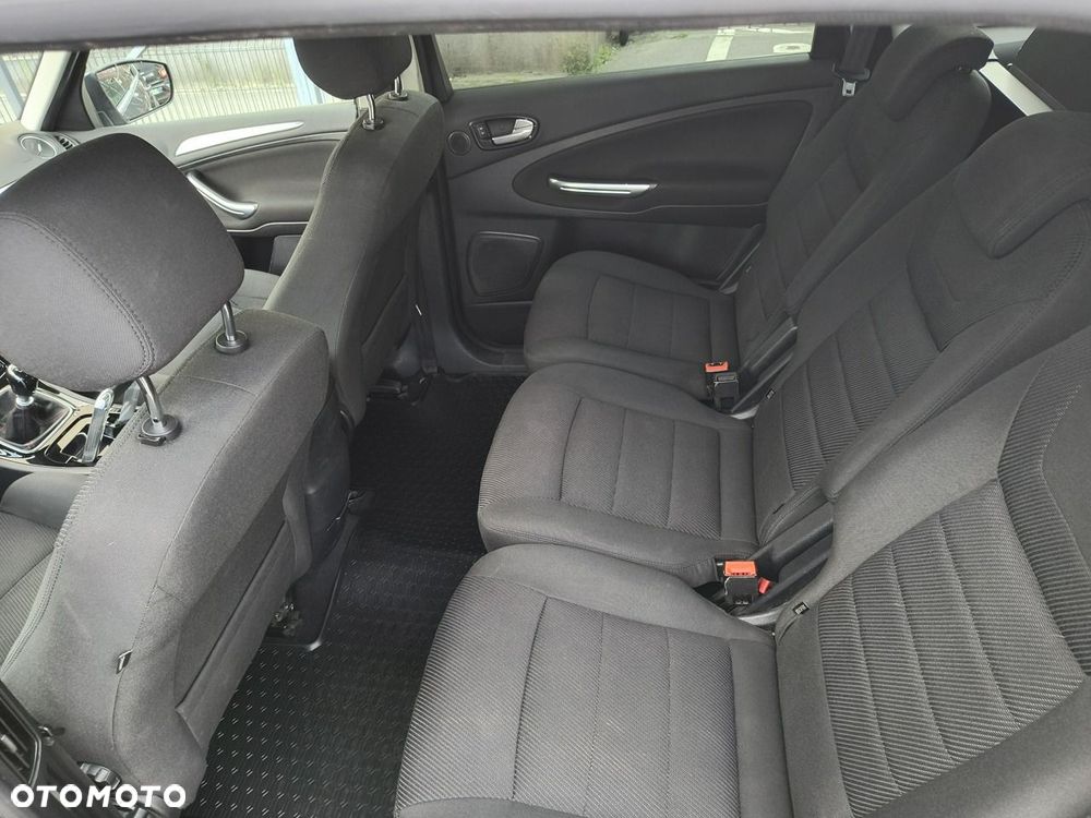 Ford S-Max 2.0 TDCi DPF Titanium X - 13