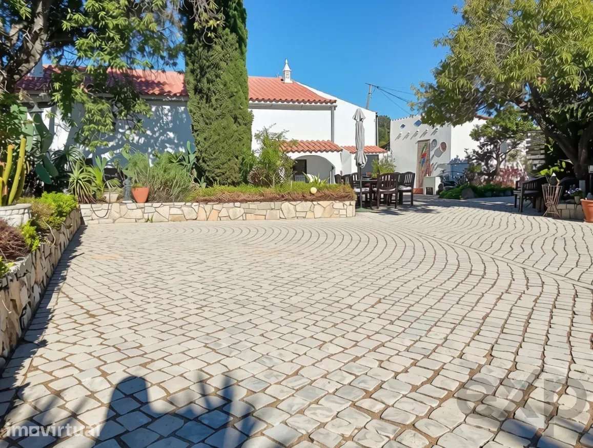 Propriedade exclusiva com cinco unidades independentes e potencial de - Grande imagem: 4/60