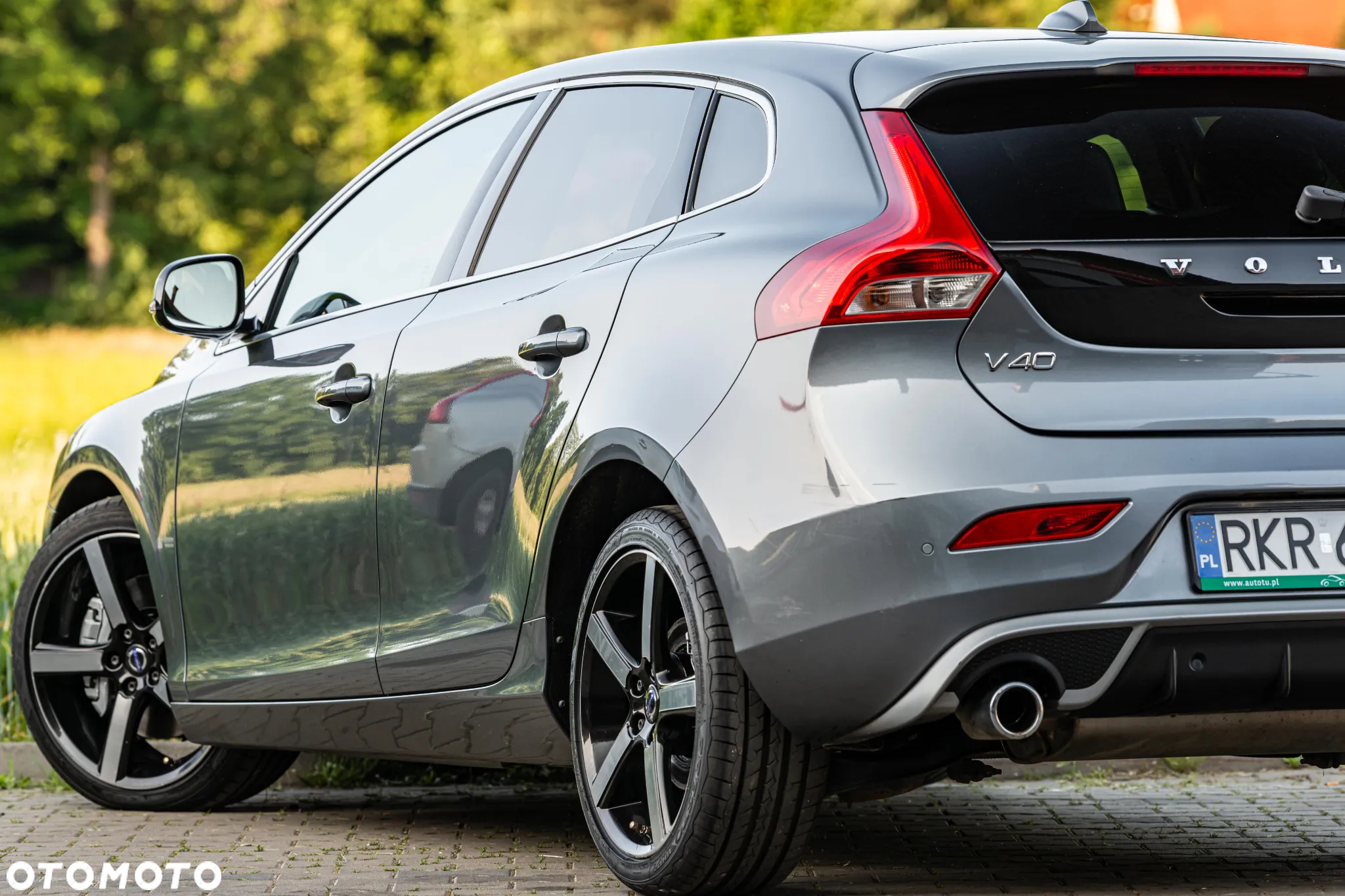 Volvo V40 D4 Drive-E R-Design Momentum - 16