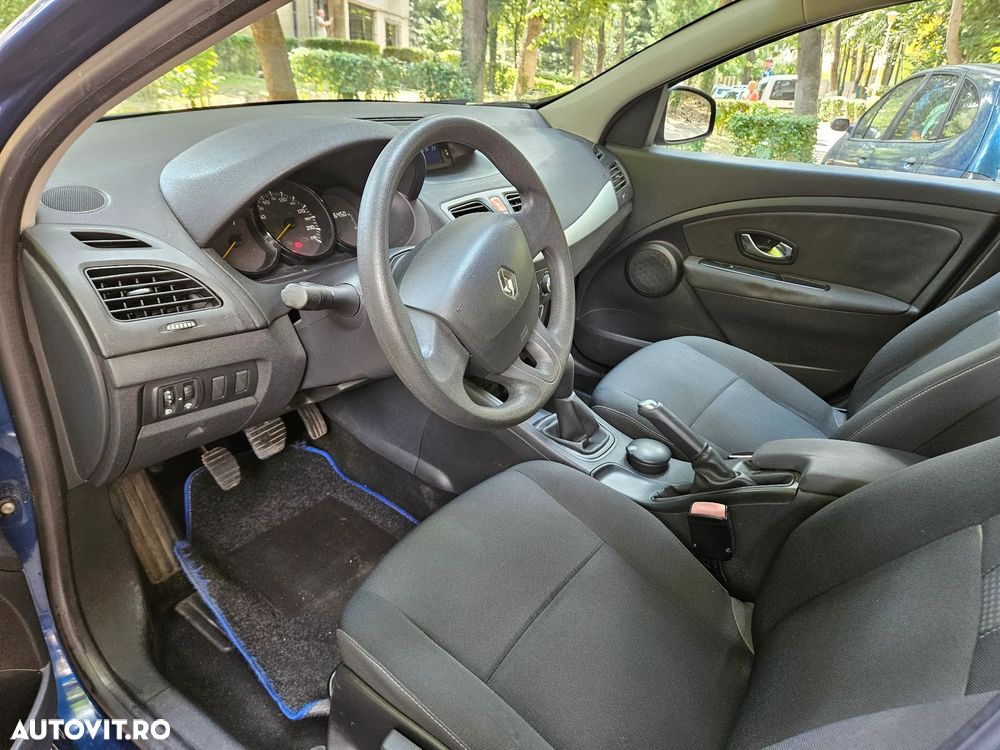 Renault Megane 1.6 16V Expression - 11