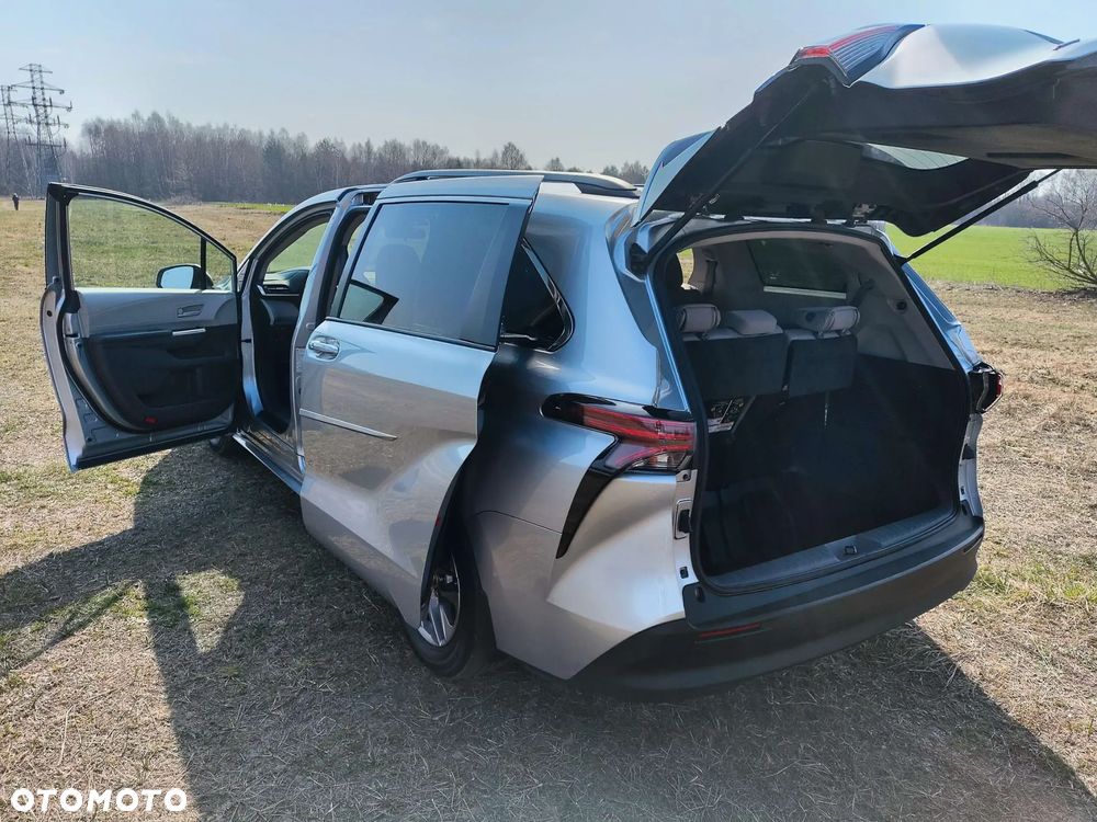 Toyota Sienna - 19