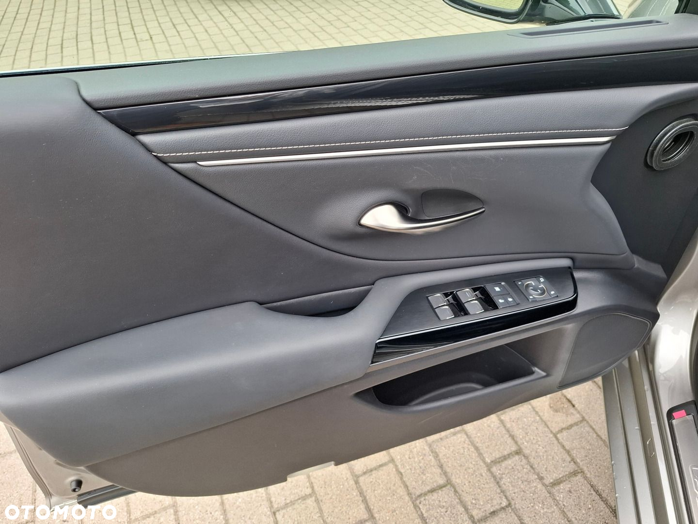 Lexus ES - 12