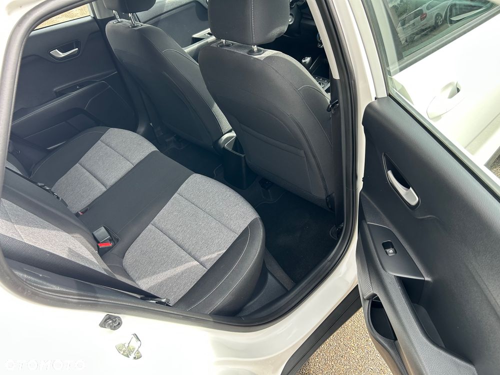 Kia Stonic 1.4 L - 16