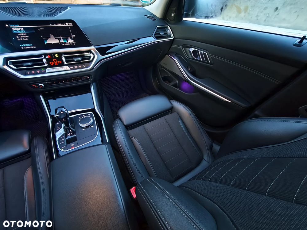 BMW Seria 3 330e Sport Line - 24