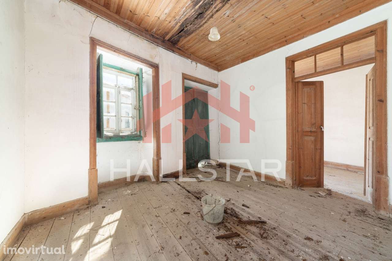 Moradia T4 / Para Reconstrução / Reguengo do Fetal - Grande imagem: 4/26