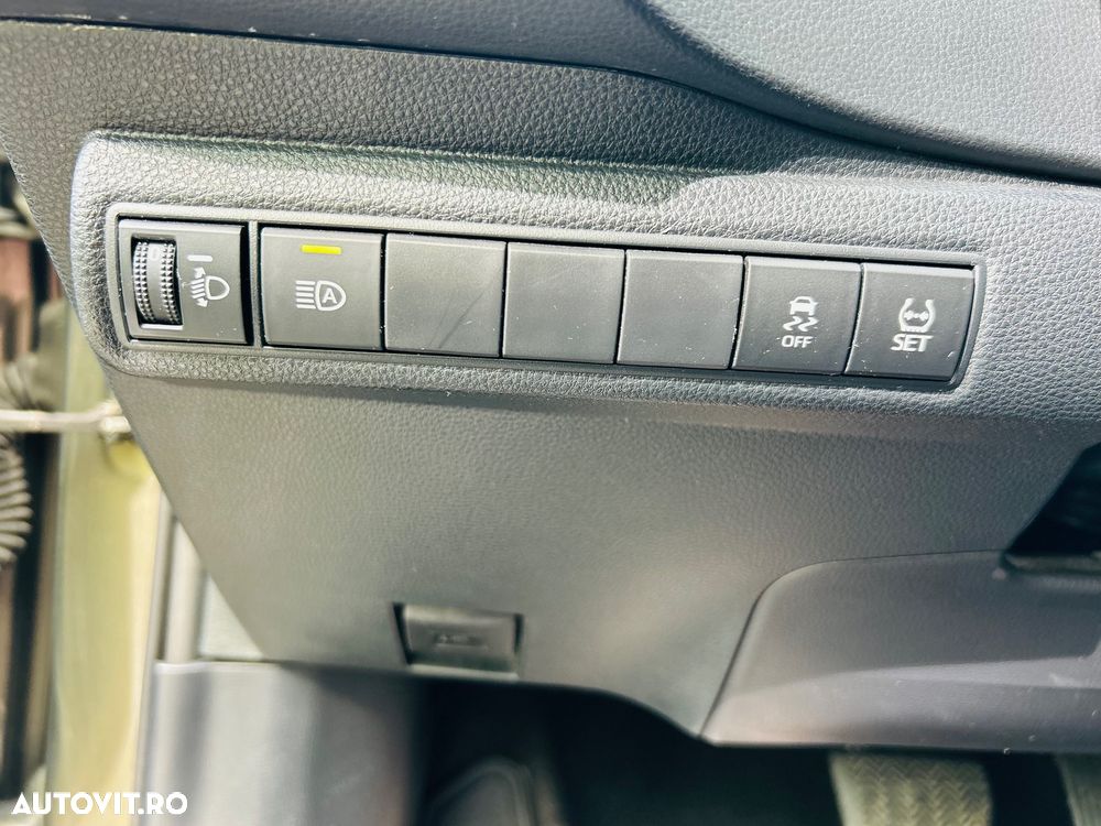 Toyota Corolla 1.8 HSD Business - 19