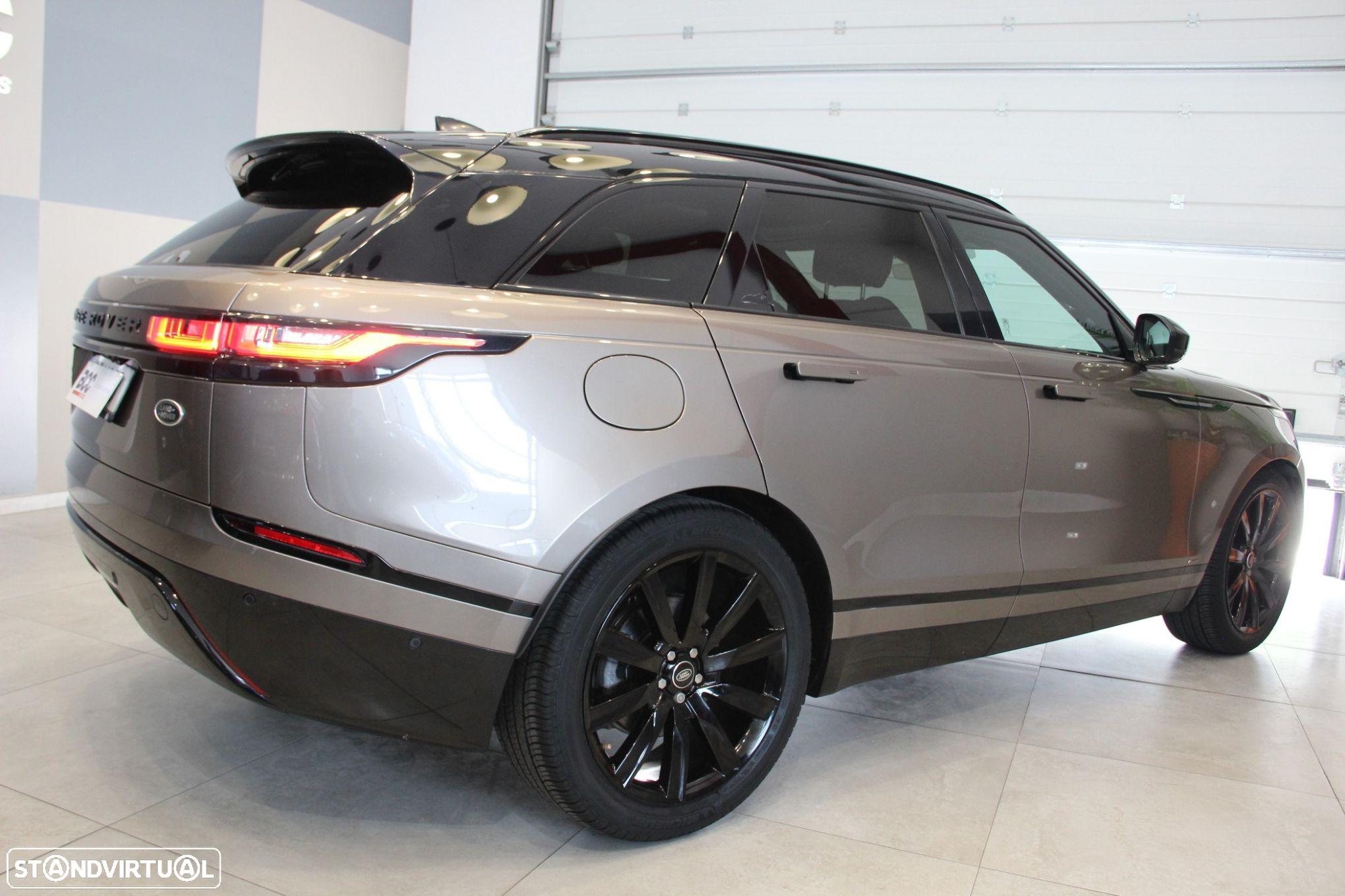 Land Rover Range Rover Velar 2.0 D R-Dynamic - 6
