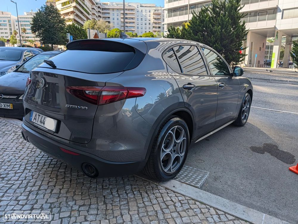 Alfa Romeo Stelvio 2.2 D Sprint AT8 - 9