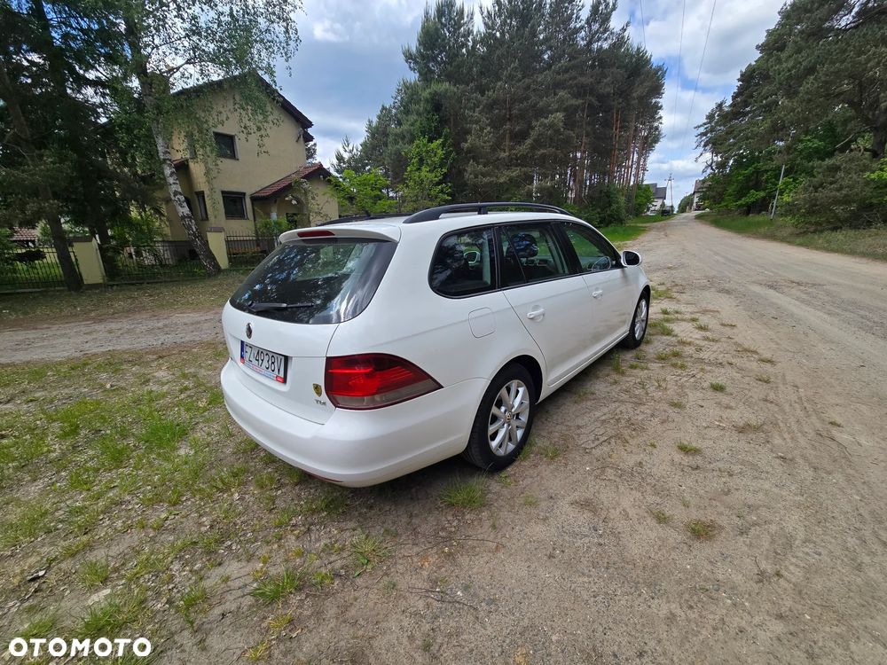 Volkswagen Golf 1.6 TDI DPF Highline - 25