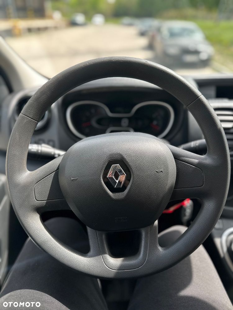 Renault Trafic - 12