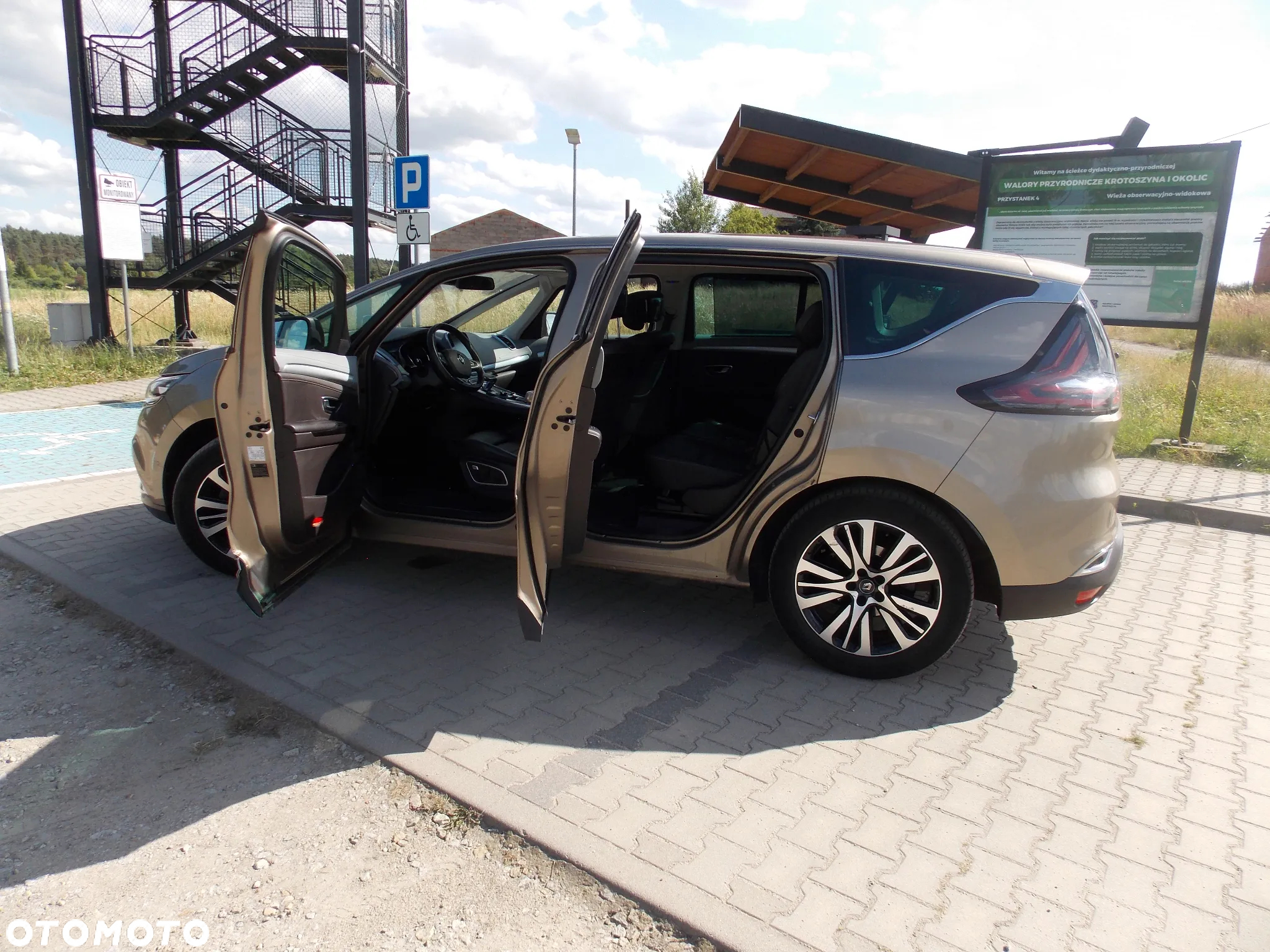 Renault Espace 1.6 dCi Energy Initiale Paris EDC - 39