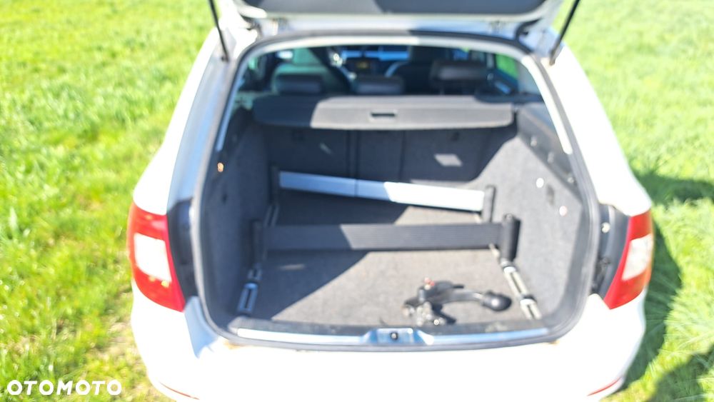 Skoda Superb 2.0 TDI DSG Exclusive - 8